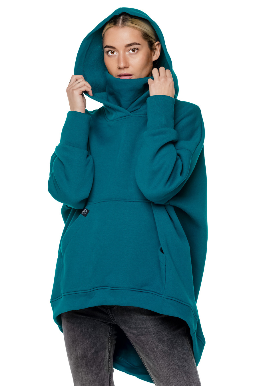 Sweatshirt with outlet neck warmer